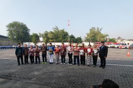 Tjiwi Kimia berikan penghargaan karyawan mengabdi 30 tahun