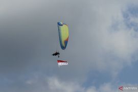 Atlet Aero Sport meriahkan HUT RI Ke-81 di langit Kutai Timur
