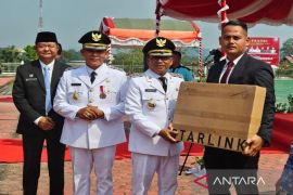 Pemkab Murung Raya salurkan 104 unit starlink perkuat akses Internet di pelosok