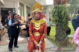 Gagal tahun lalu, Yuniartika warga Palembang akhirnya dapat tiket upacara