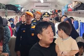 KAI Palembang hadirkan nuansa kemerdekaan di stasiun dan kereta, rayakan HUT RI