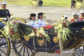 Kereta Garuda Prabayaksa bawa bendera dan teks proklamasi ke Istana
