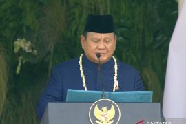 Presiden Prabowo bacakan Teks Proklamasi dalam upacara HUT ke-81 RI
