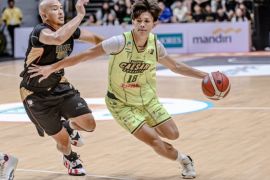 Pacific Caesar Surabaya pertahankan Darren Vai Celosse