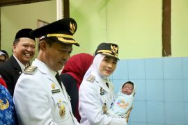 Rachma Agustina, nama bayi yang lahir saat HUT RI pemberian Bupati Serang