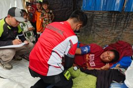 NTB membangun rumah sakit lapangan korban gempa di Manggarai Timur