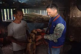 Kisah Randy, Mantri BRI terobos jalan terjal jaga asa pelaku usaha Cianjur Selatan