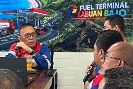 Pastikan stok BBM aman, Komut Pertamina tinjau FT Labuan Bajo pascagempa NTT