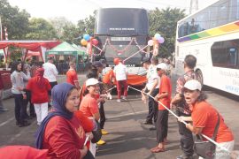 Meriahkan HUT RI, Terminal Kampung Rambutan gelar lomba tarik bus