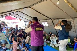 Polda NTT kirim personel berikan terapi USEFT bagi penyintas gempa