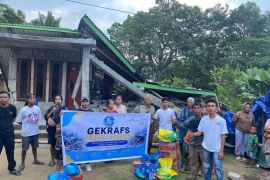 Gekrafs kirim air bersih hingga nakes bantu warga terdampak gempa NTT