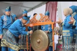 SF Hariyanto buka pesta seni budaya pacu jalur Kuansing 2026