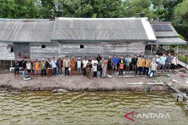 Dinas ESDM Kaltim hadirkan ratusan PLTS  perkuat ekonomi nelayan