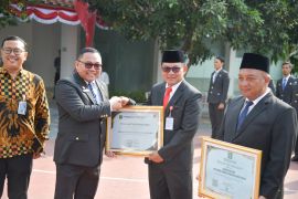 Pemkot Semarang meraih dua penghargaan bidang hukum Kanwil