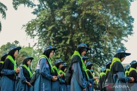 Puluhan siswa Bogor "long march" sejauh 69 kilometer ke Cianjur