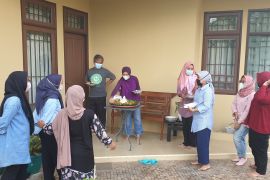 Cegah ISPA akibat asap karhutla, Pemprov Sumsel minta warga pakai masker