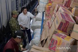 Lima pesawat bawa 65 ton bantuan ke NTT pada hari kelima
