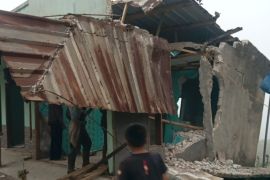 BPBD Garut ungkapkan rumah yang roboh akibat longsor, berada di daerah rawan longsor