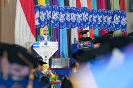 Di hadapan wisudawan IPB, Wamenkop ajak generasi muda lirik koperasi