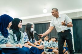 Wakil Wali Kota Bogor perkenalkan ilmu pemerintahan ke pelajar Sekolah Bogor Raya