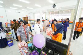 58mart UMS infakkan 100 persen revenue penjualan bulan pertama untuk korban gempa NTT