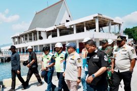 Mendagri mengecek layanan Pelabuhan Laurentius Say Maumere pascagempa