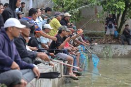 HUT Kemerdekaan RI, mancing bareng di balai benih ikan Pematangsiantar