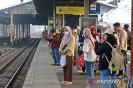 KAI Cirebon melayani 65.643 penumpang di periode libur HUT Ke-81 RI
