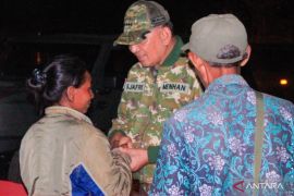Indonesia's defense minister hears quake victims' concerns in NTT