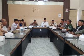 Pemkab Lotim membentuk tim terpadu penertiban pantai Labuhan Haji