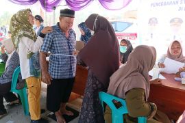Pemkab Natuna hadirkan sejumlah dokter layani CKG di Kelarik