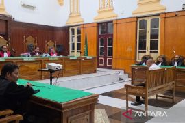 Hakim vonis bebas pensiunan jenderal polisi dalam kasus smartboard Tebing Tinggi