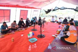 Bersempena HUT Ke-81 RI, BRK Syariah dan UPZ salurkan bantuan untuk Ponpes Syekh Burhanuddin Kuntu pascakebakaran