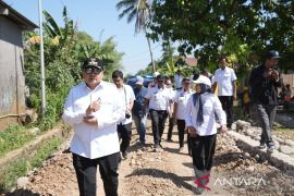 Pemkot Makassar bangun jalan ysulit diakses warga di Romang Tangayya