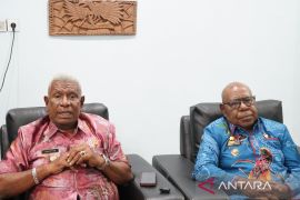 Pemkab Mimika  evakuasi nakes dan guru dari Distrik Jila