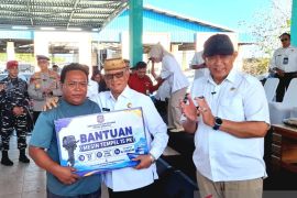 Bupati: Bantuan usaha Pemprov Gorontalo dorong ekonomi produktif warga