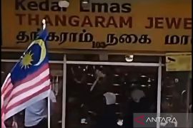 Upaya perampokan kedai emas terjadi di Selangor Malaysia, bak film aksi