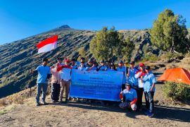 Kemnaker memperkuat kualitas pemandu wisata gunung di NTB