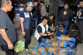 Satresnarkoba Polrestabes Medan gagalkan pengiriman 93 kilogram ganja