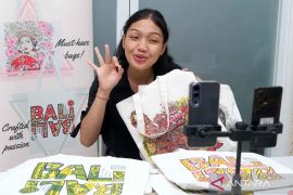 Penyandang disabilitas mampu jual produk UMKM dengan bahasa isyarat di medsos
