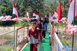 Warga Kabupaten Parigi Moutong mengaku terbantu keberadaan Jembatan Garuda