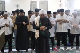 ASN Pemprov Kaltim dan warga gelar shalat istisqa memohon turunnya hujan