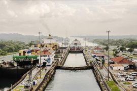 Terusan Panama kurangi transit kapal harian
