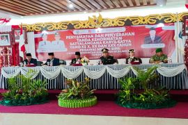 Ketua DPRD Murung Raya minta penerima Satyalancana jadi teladan ASN