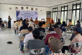 PLN perkuat ekosistem pesisir melalui restorasi mangrove di Ketapang