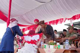 Pawai Alegoris HUT Ke-81 RI di Kabupaten Solok, Ribuan Warga Tumpah ke Jalan Lingkar
