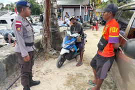 Polres Biak sambangi nelayan ajak jangan gunakan peledak saat melaut