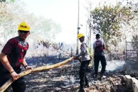 Polres Tala cegah karhutla meluas dengan pendinginan di Tambang Ulang