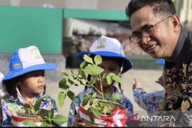 Pemkot Balikpapan edukasi anak usia dini lewat tanam pohon