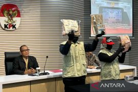 KPK jelaskan alasan sempat periksa Warek Unsoed dan Noor Farid